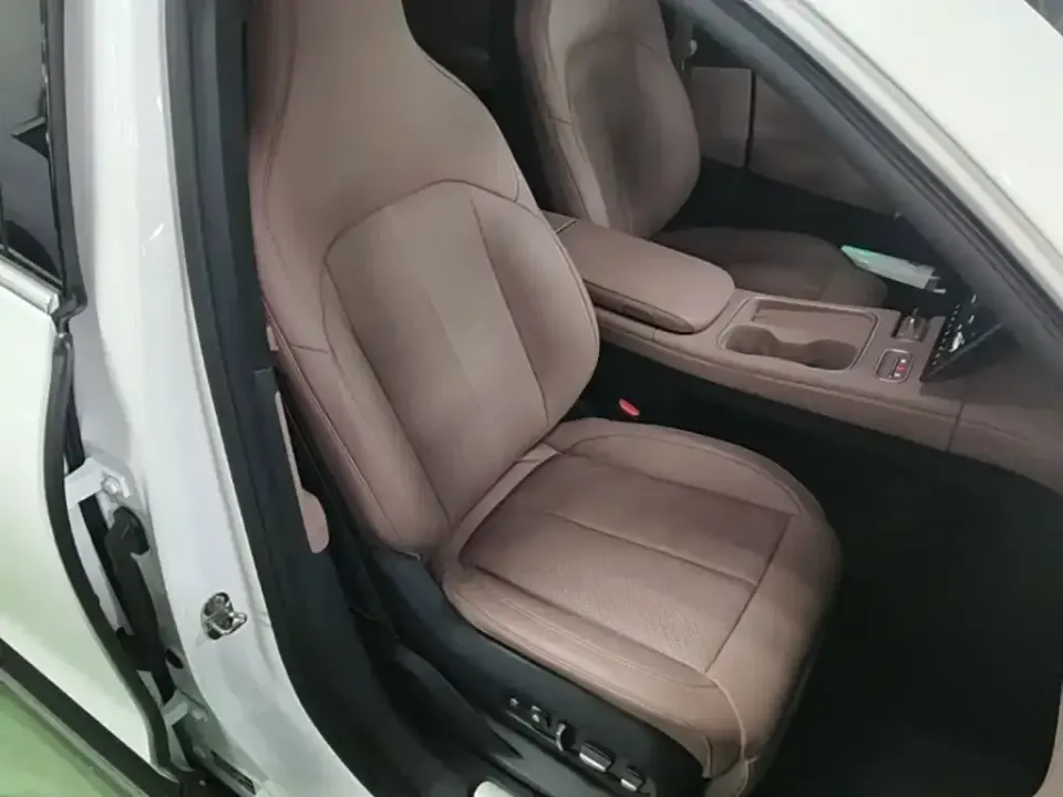 Nio EC6