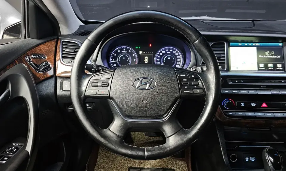 Hyundai Aslan