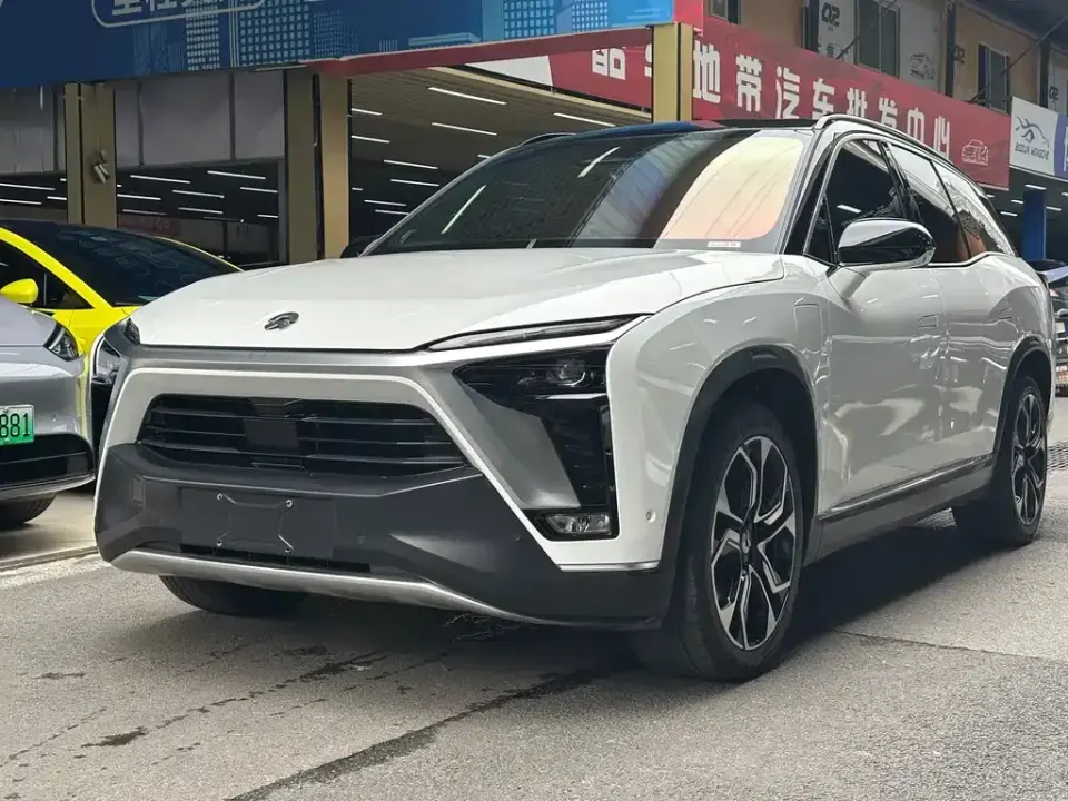 Nio ES8