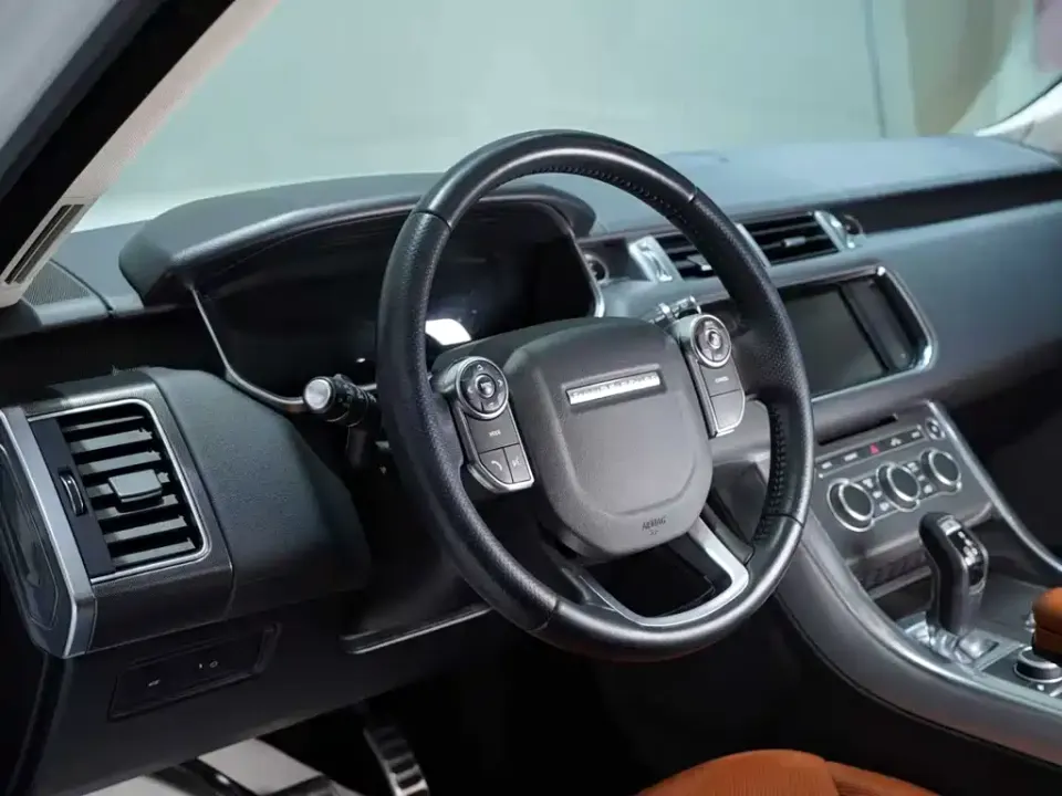 Land Rover Sport
