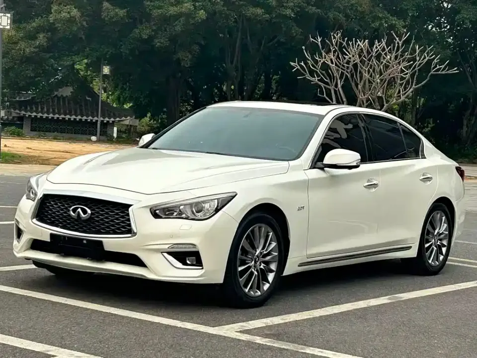 Infiniti Q50L