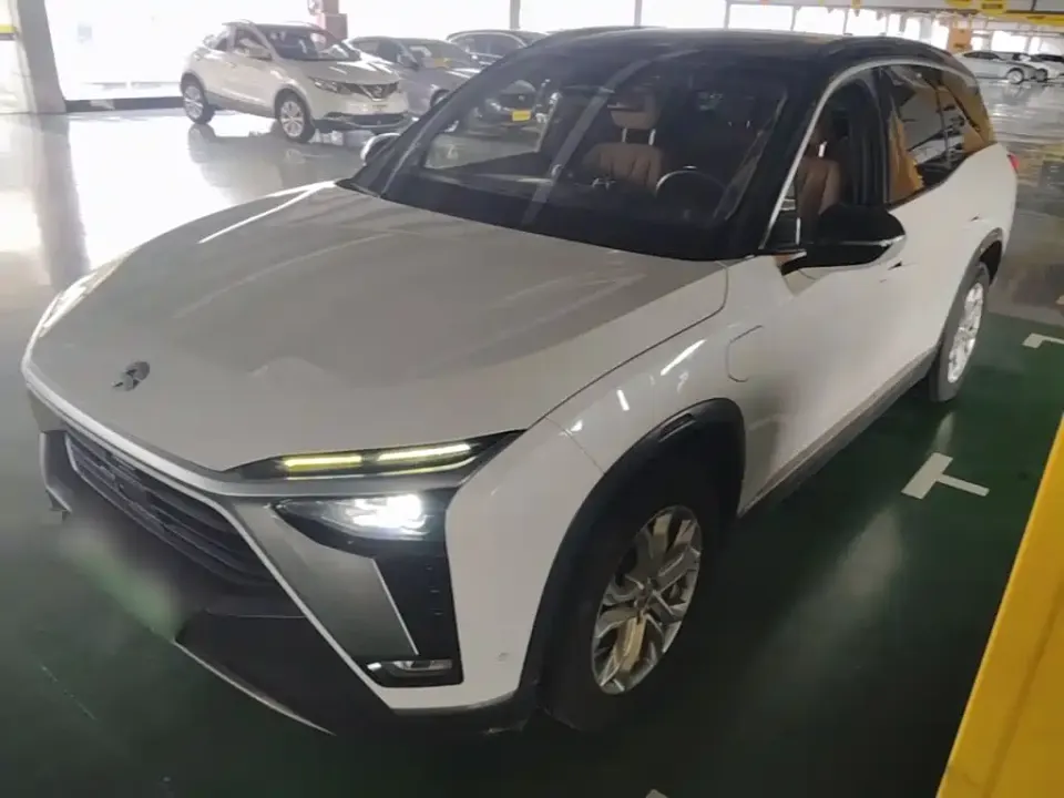 Nio ES8