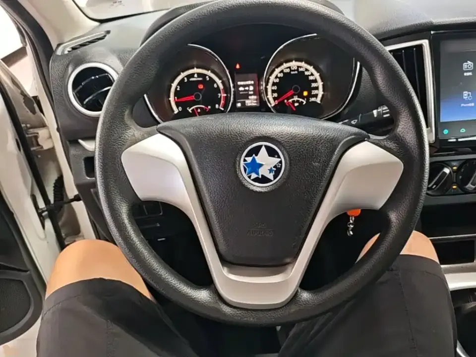 Venucia T70