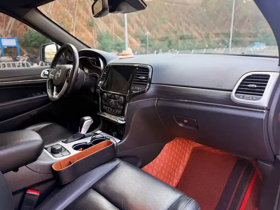Jeep Grand Cherokee (Import)