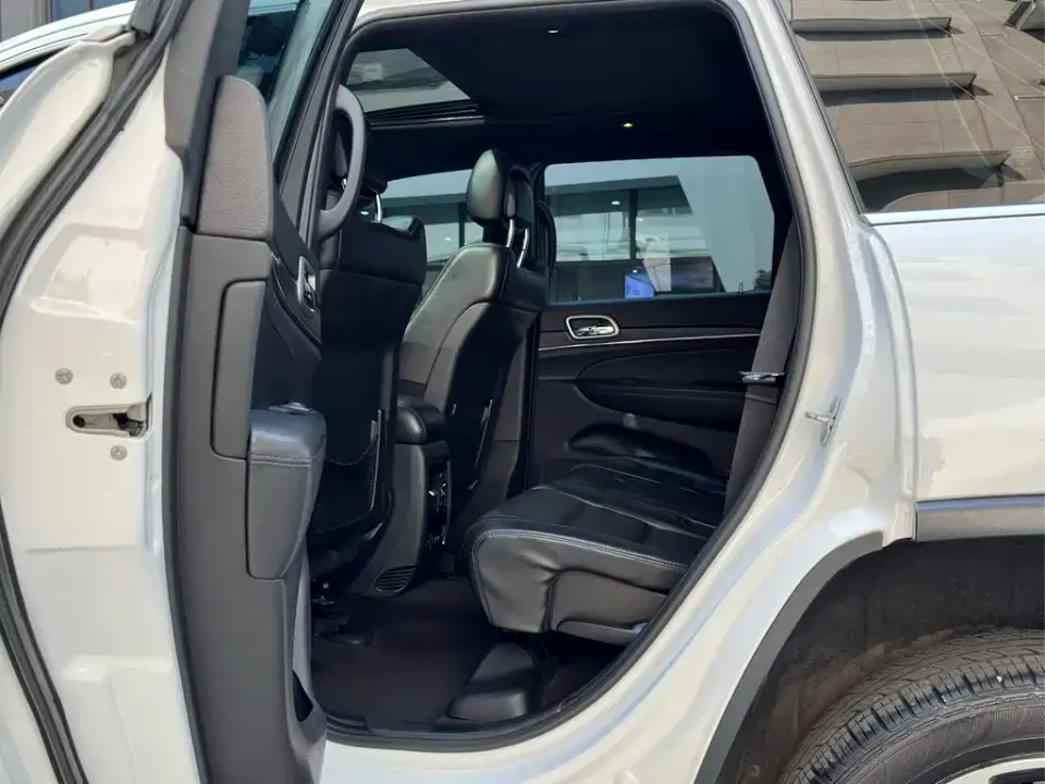 Jeep Grand Cherokee (Import)