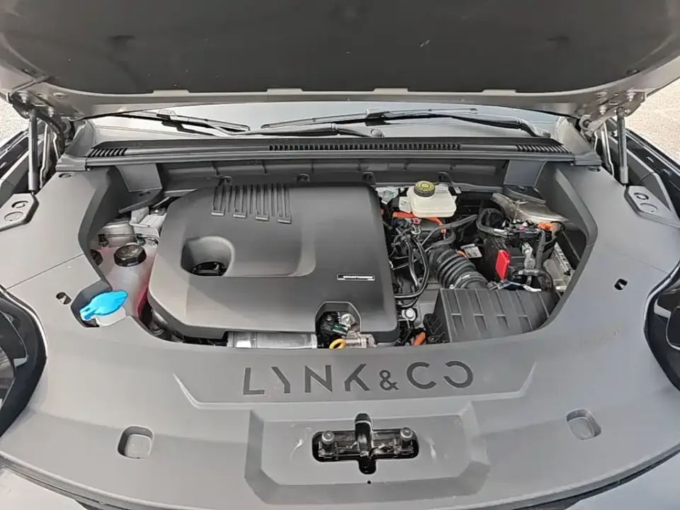 Lynk & Co 08 EM-P