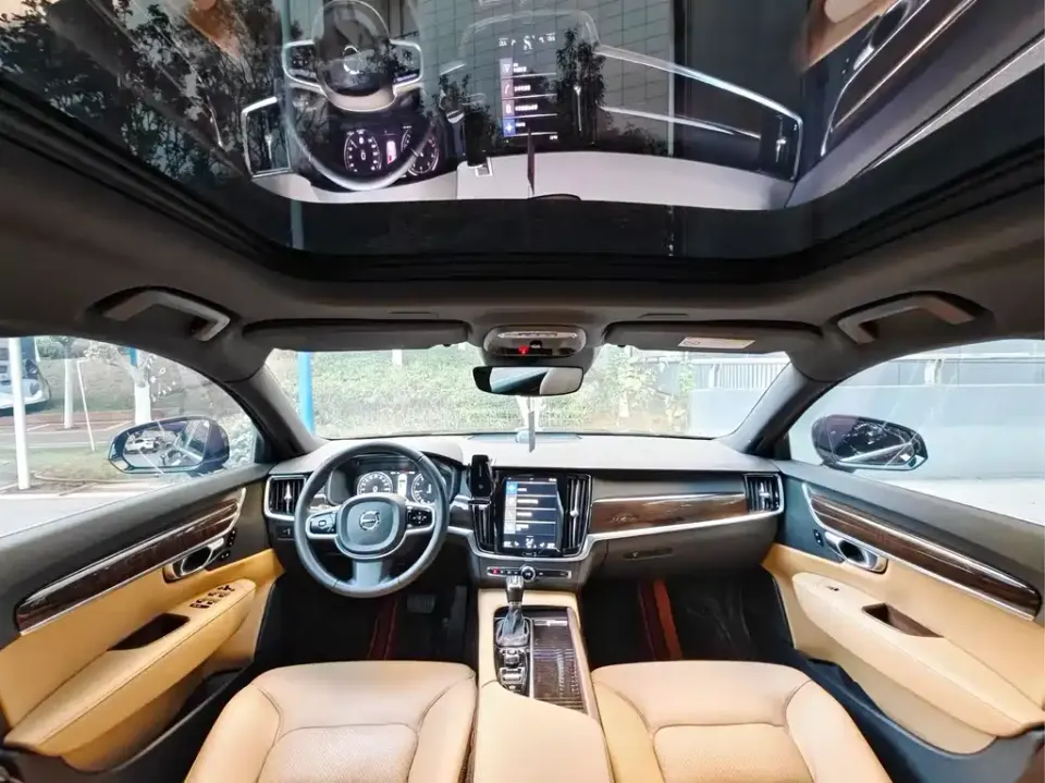 Volvo S90