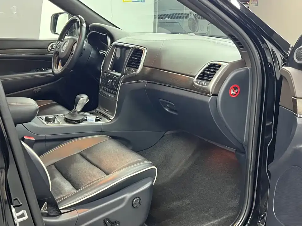 Jeep Grand Cherokee (Import)