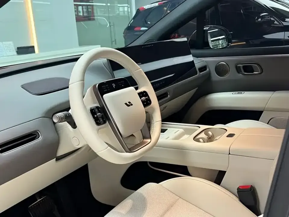 Li Li i6