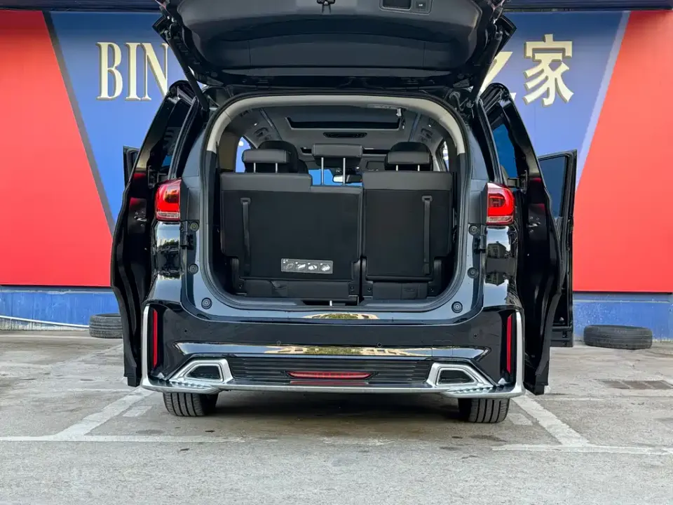 GAC Trumpchi M8