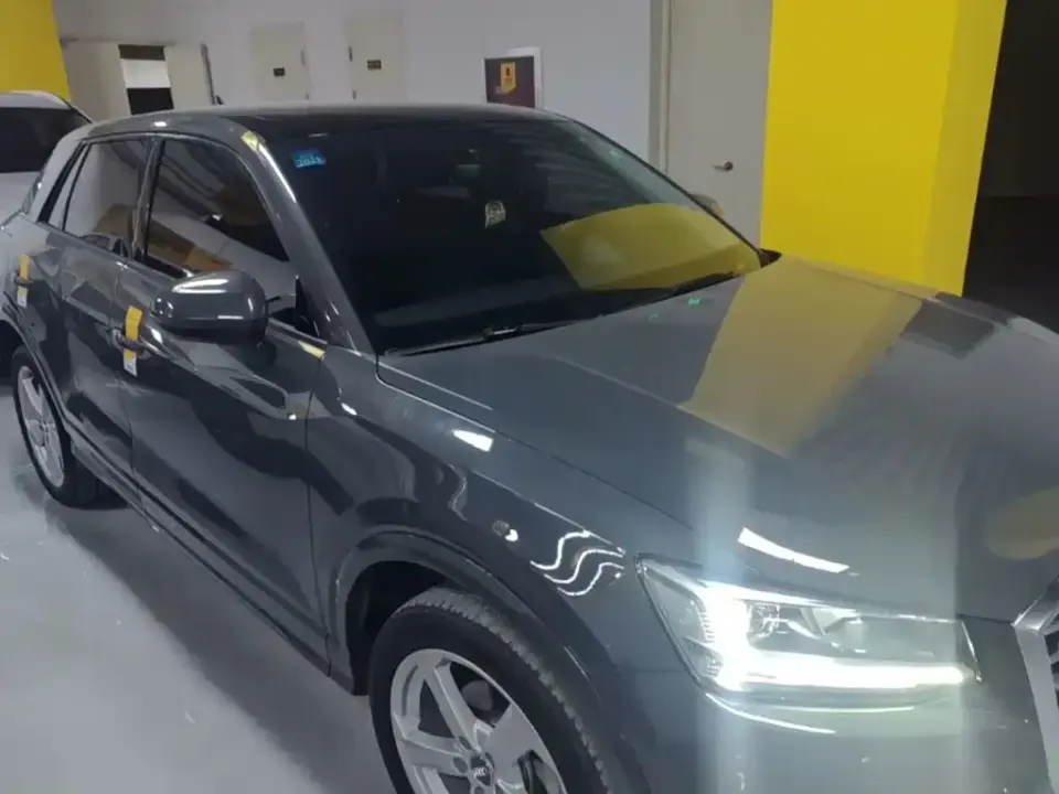 Audi Q2L