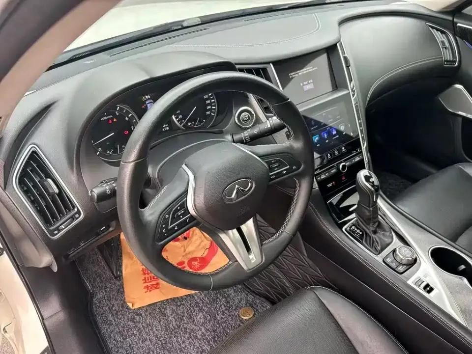Infiniti Q50L
