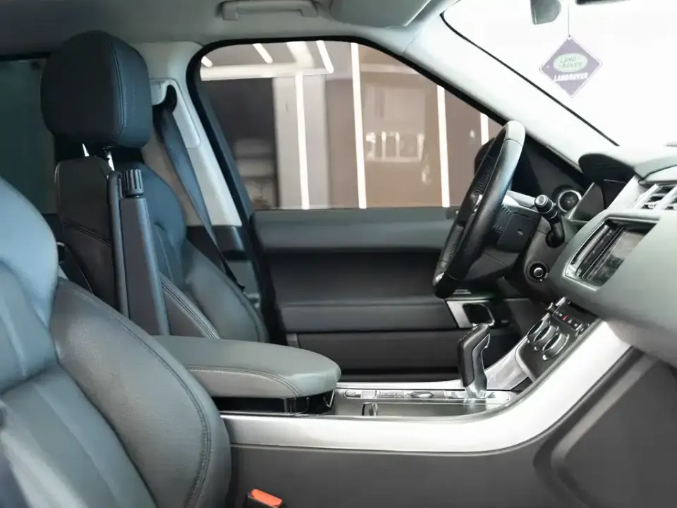 Land Rover Sport