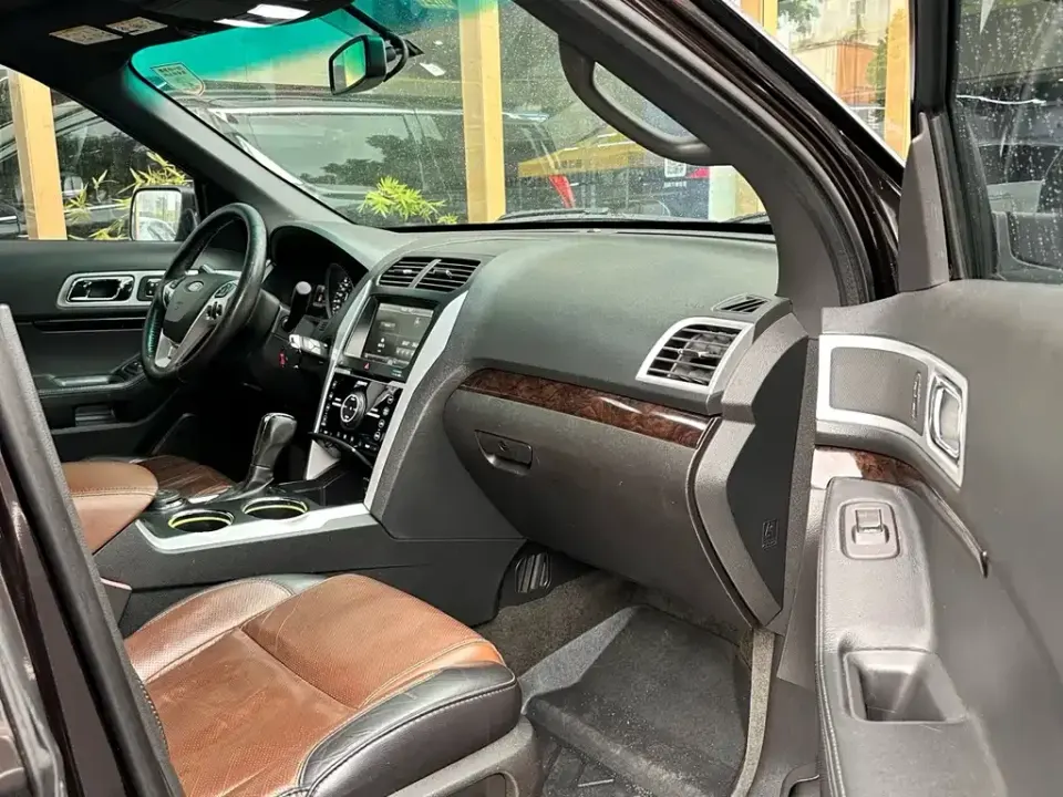 Ford Explorer (Import)