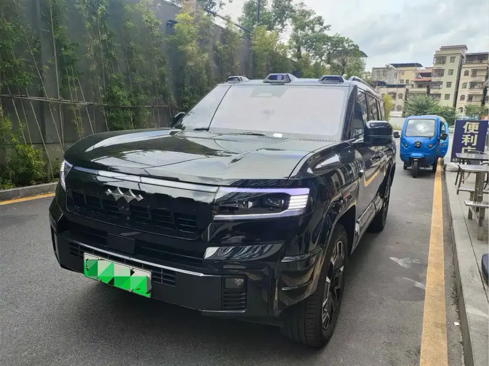 Fang Cheng Bao Leopard 8
