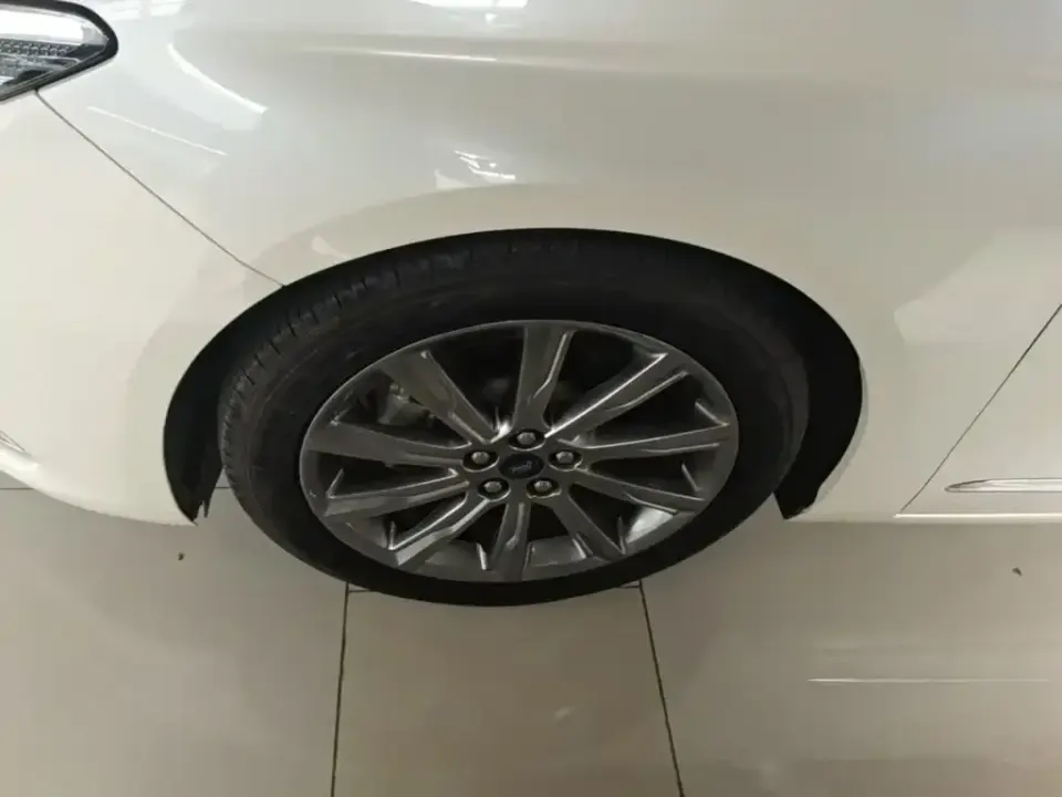 Ford Taurus