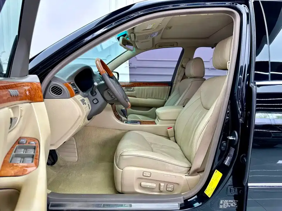 Lexus LS