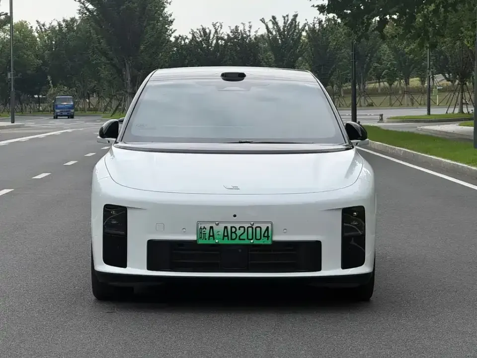 Li Li i6