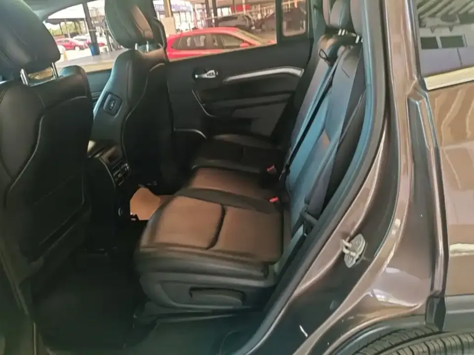 Jeep Commander