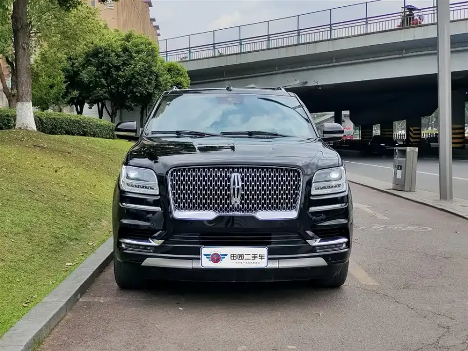 Lincoln Navigator