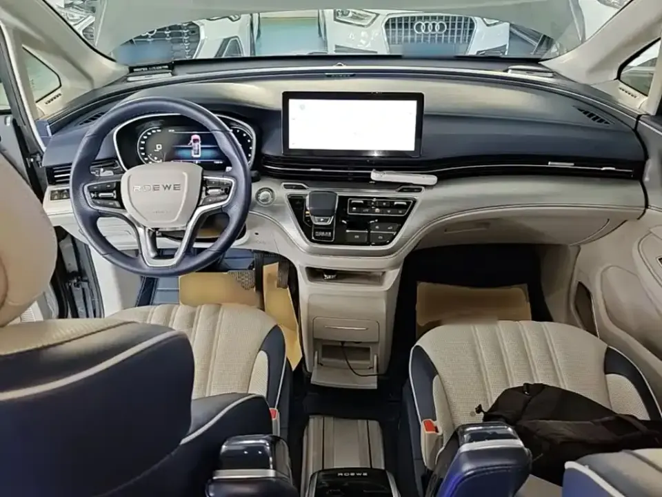 Roewe iMAX8