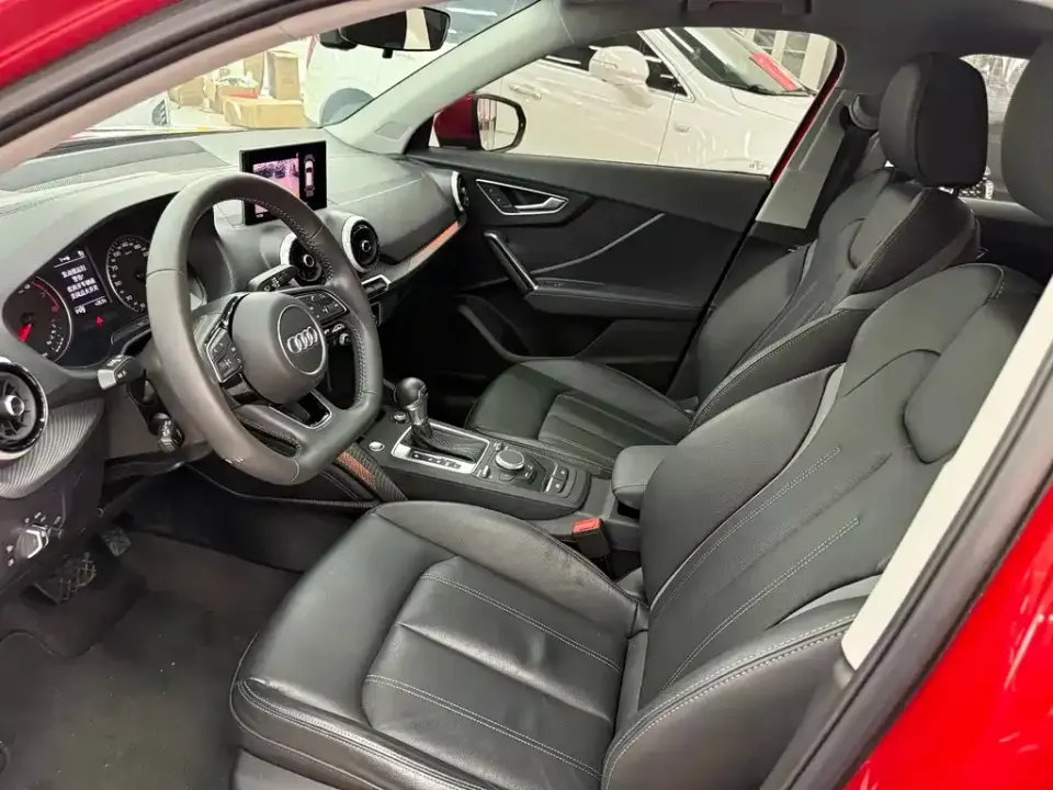 Audi Q2L
