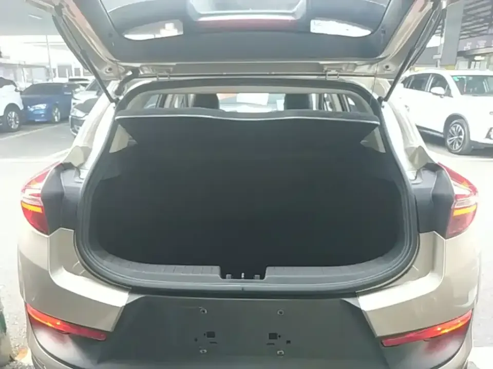 Geely Emgrand GS