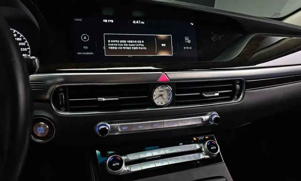 Genesis G90