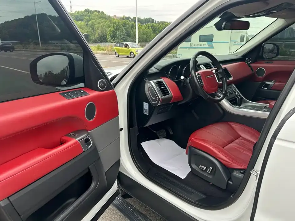 Land Rover Sport