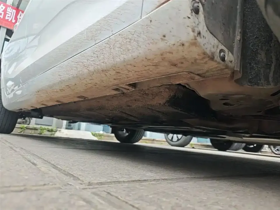 Geely L HiP