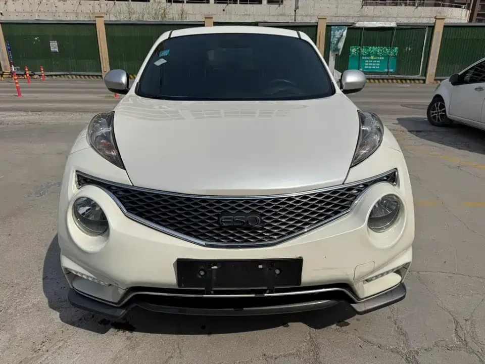 Infiniti ESQ
