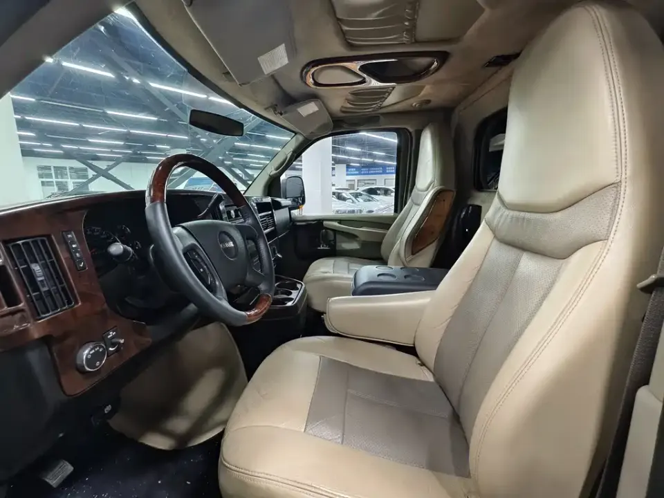GMC Savana