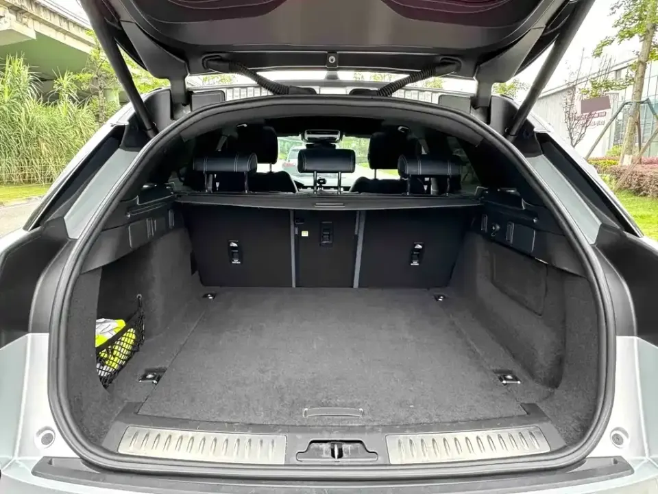 Land Rover Velar