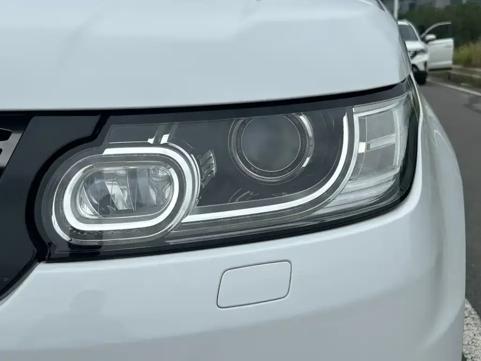 Land Rover Sport