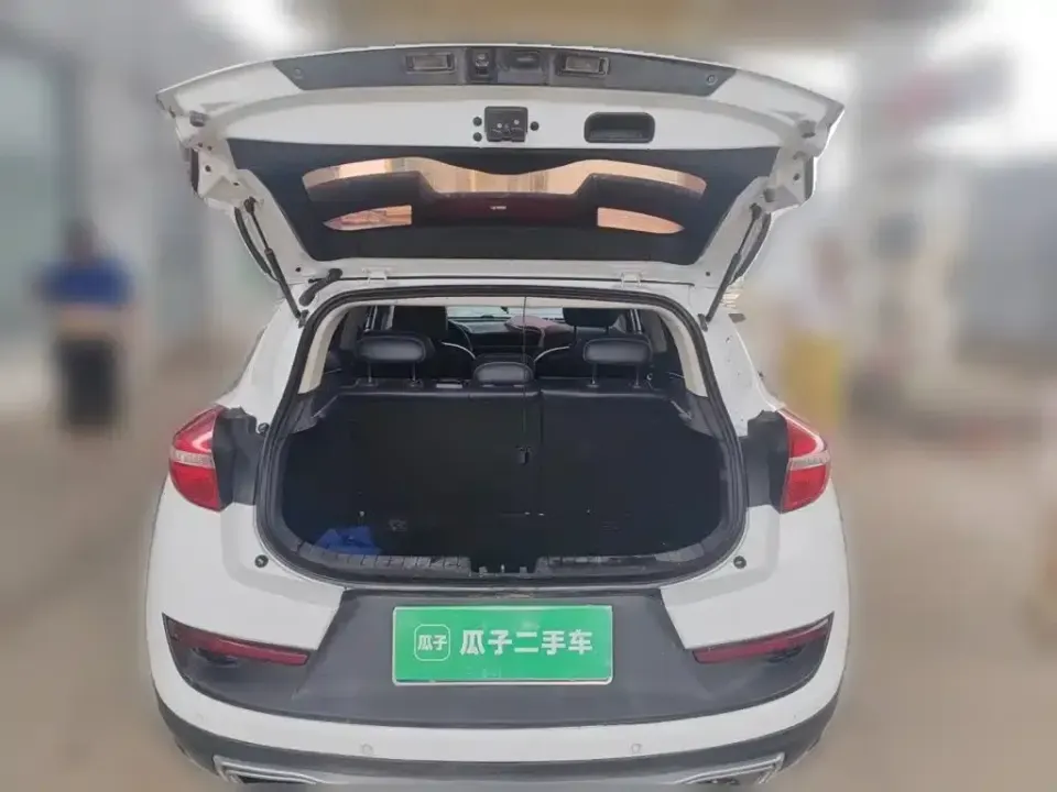 Geely Emgrand GS