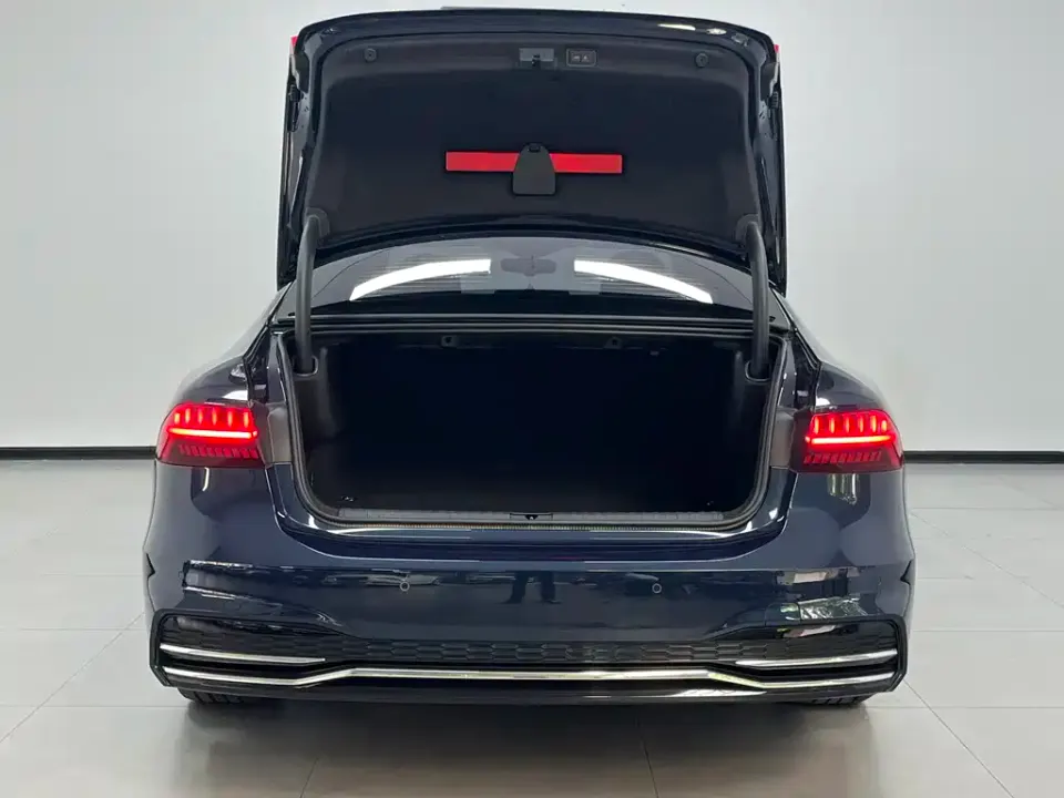Audi A7L
