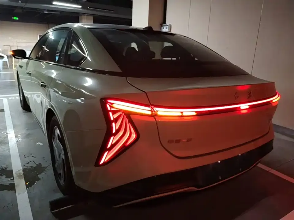 Hongqi Hongqi EH7