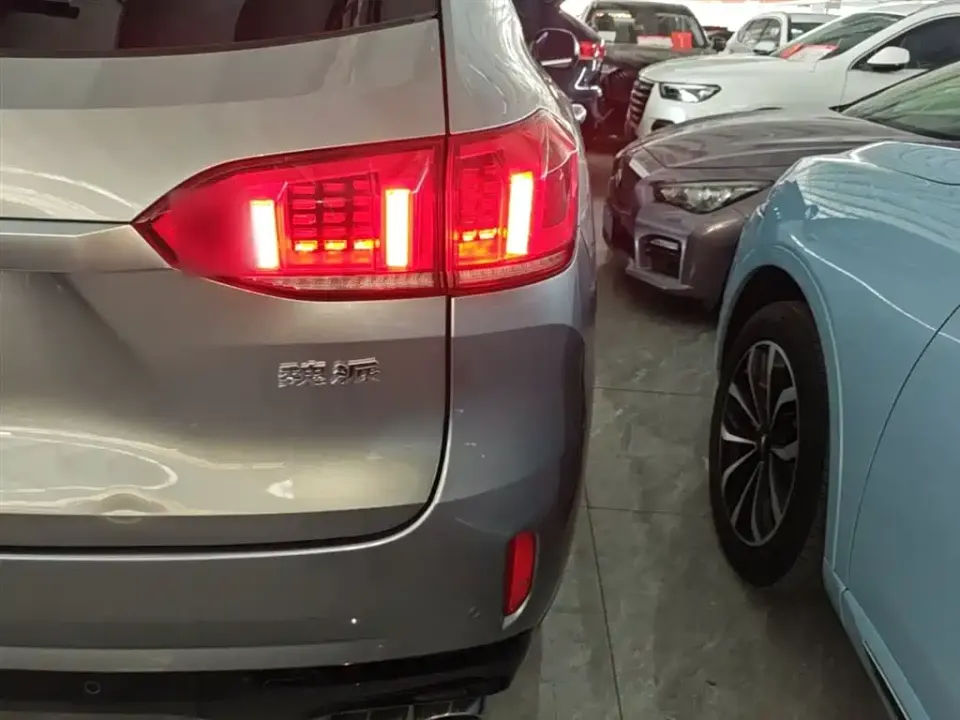 WEY Wey VV6
