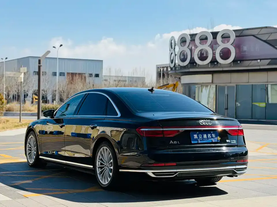 Audi A8