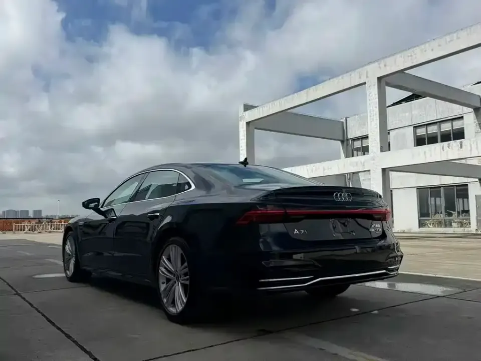 Audi A7L
