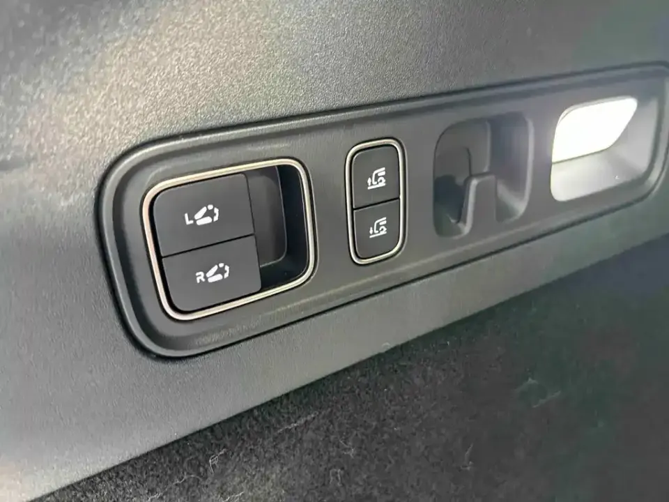Li Li i6