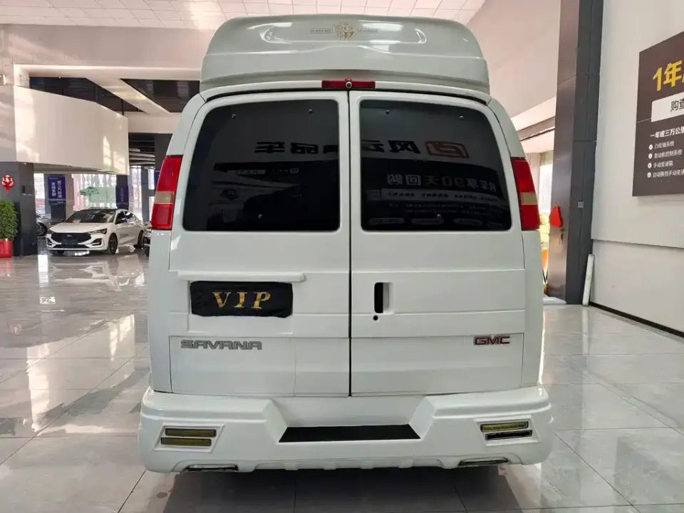 GMC Savana