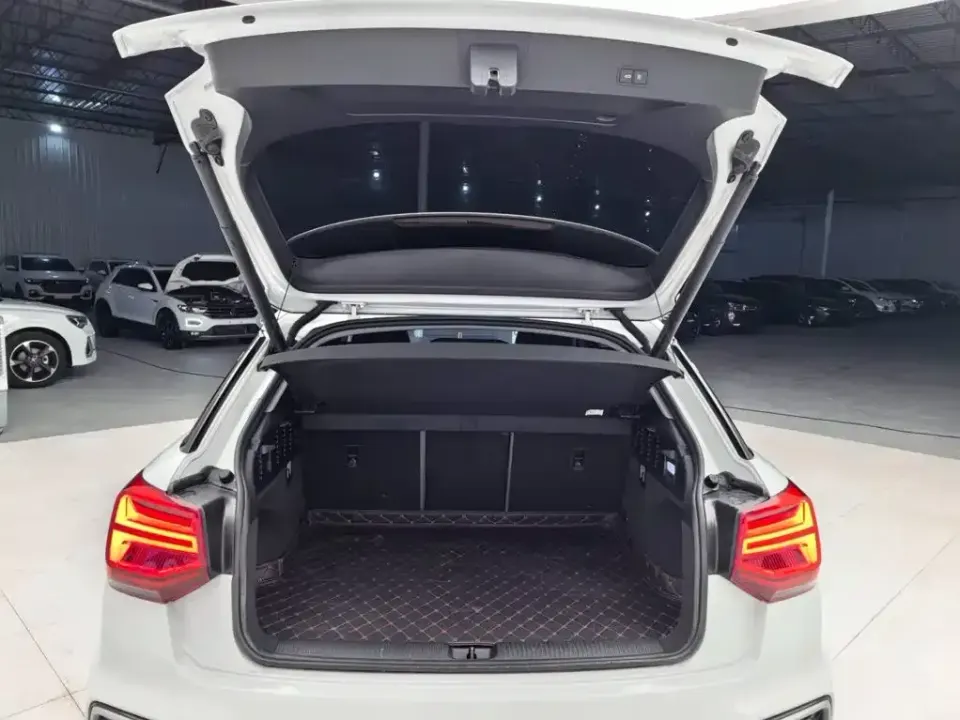 Audi Q2L