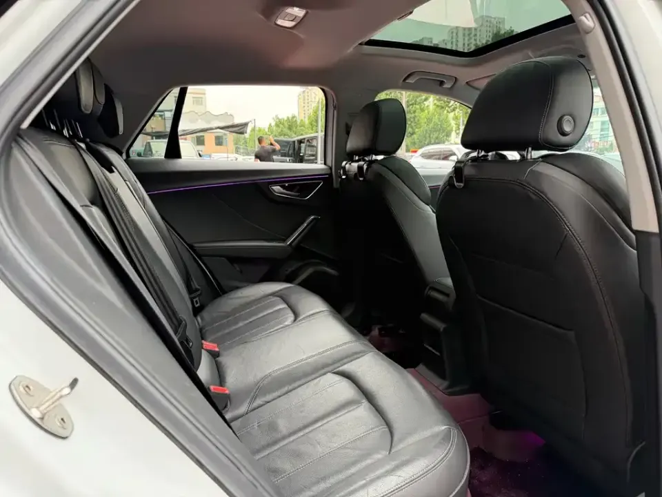 Audi Q2L