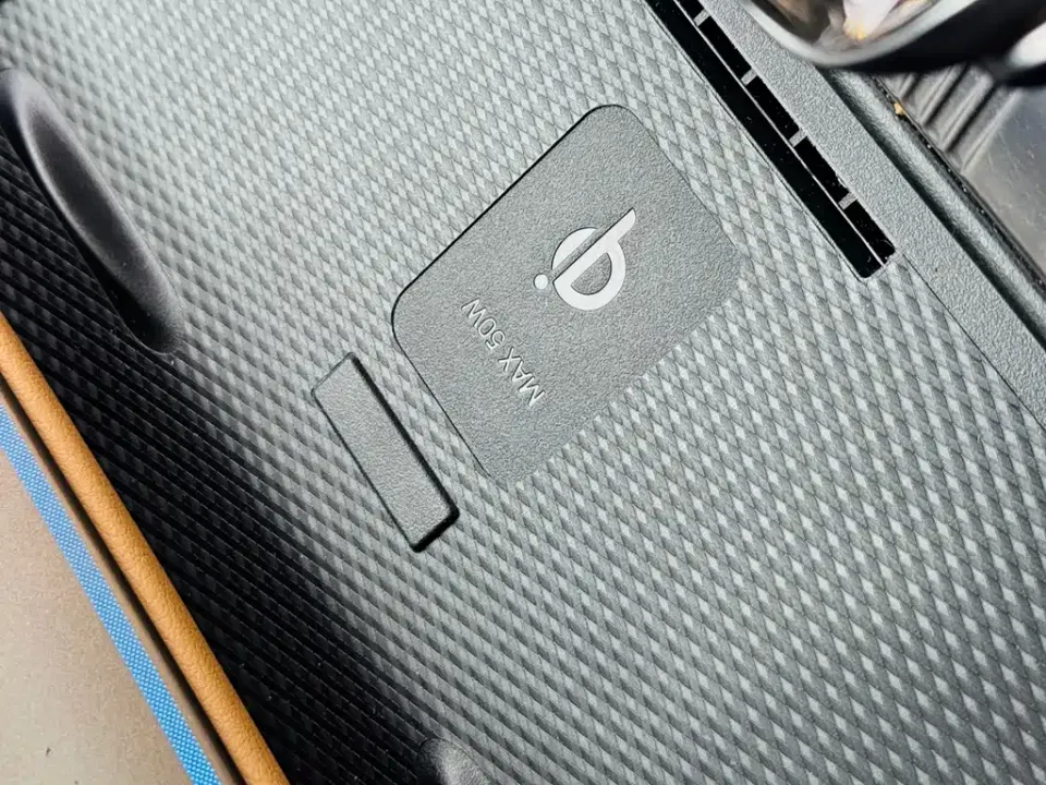 Denza Denza D9