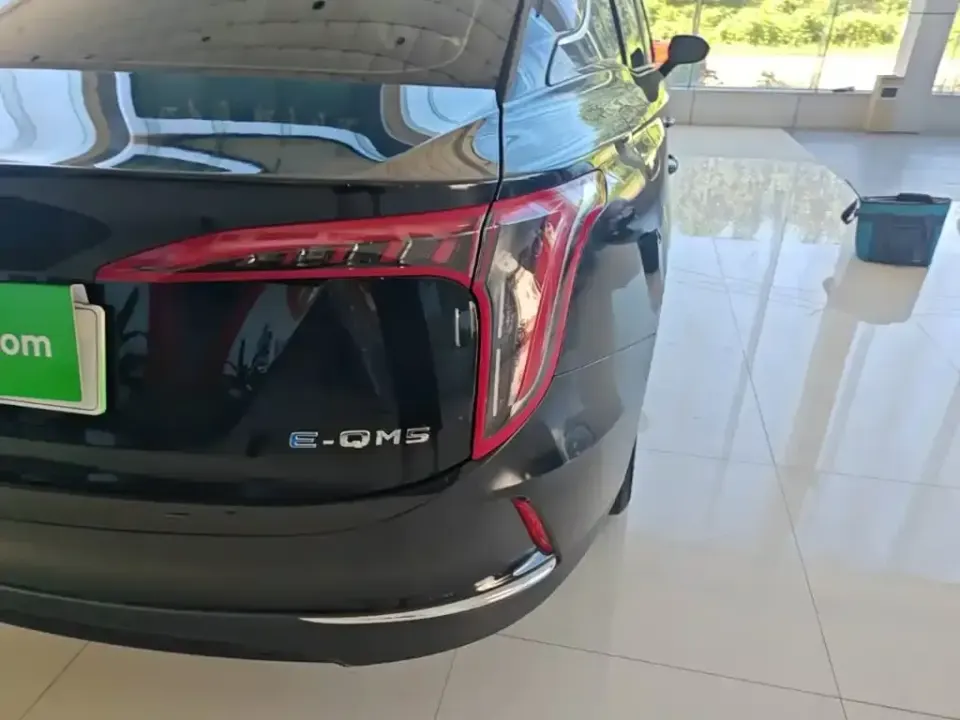 Hongqi Hongqi E-QM5