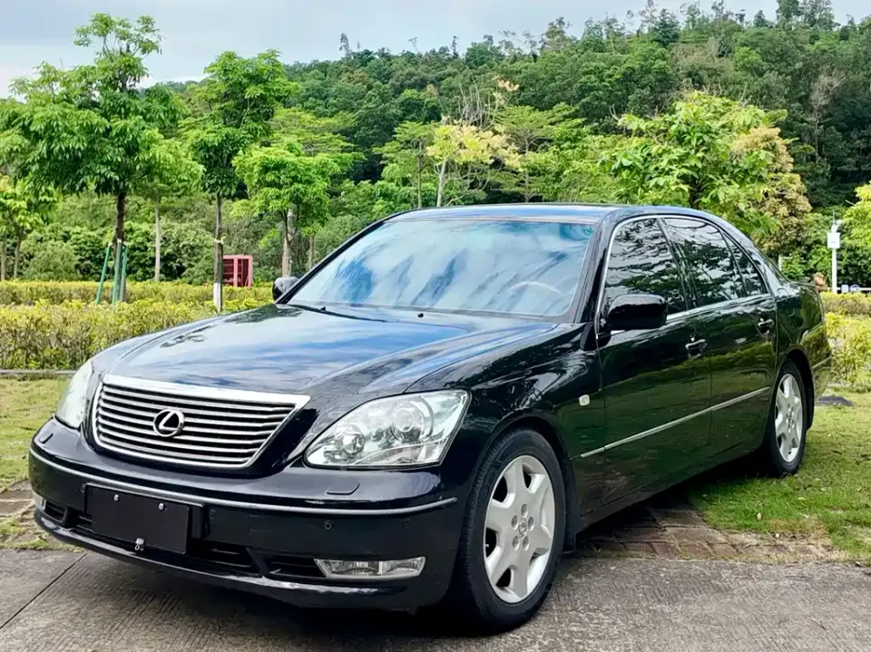 Lexus LS