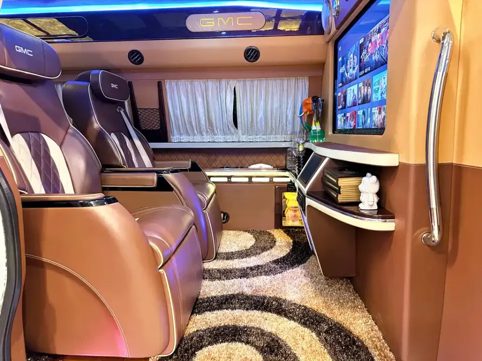 GMC Savana