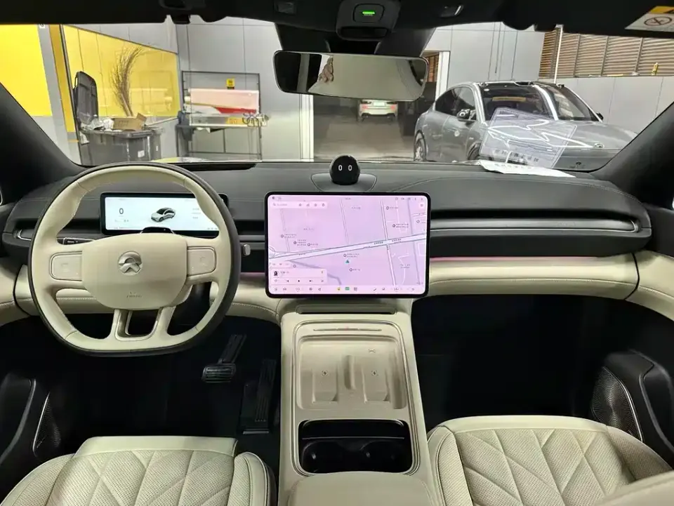 Nio EC6