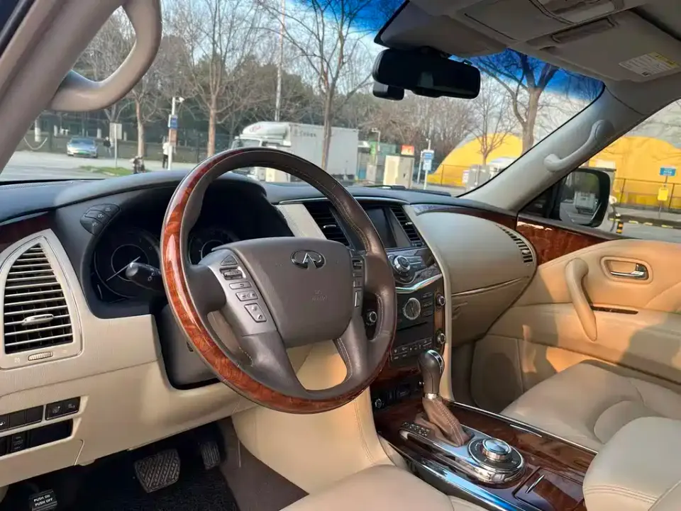 Infiniti QX80